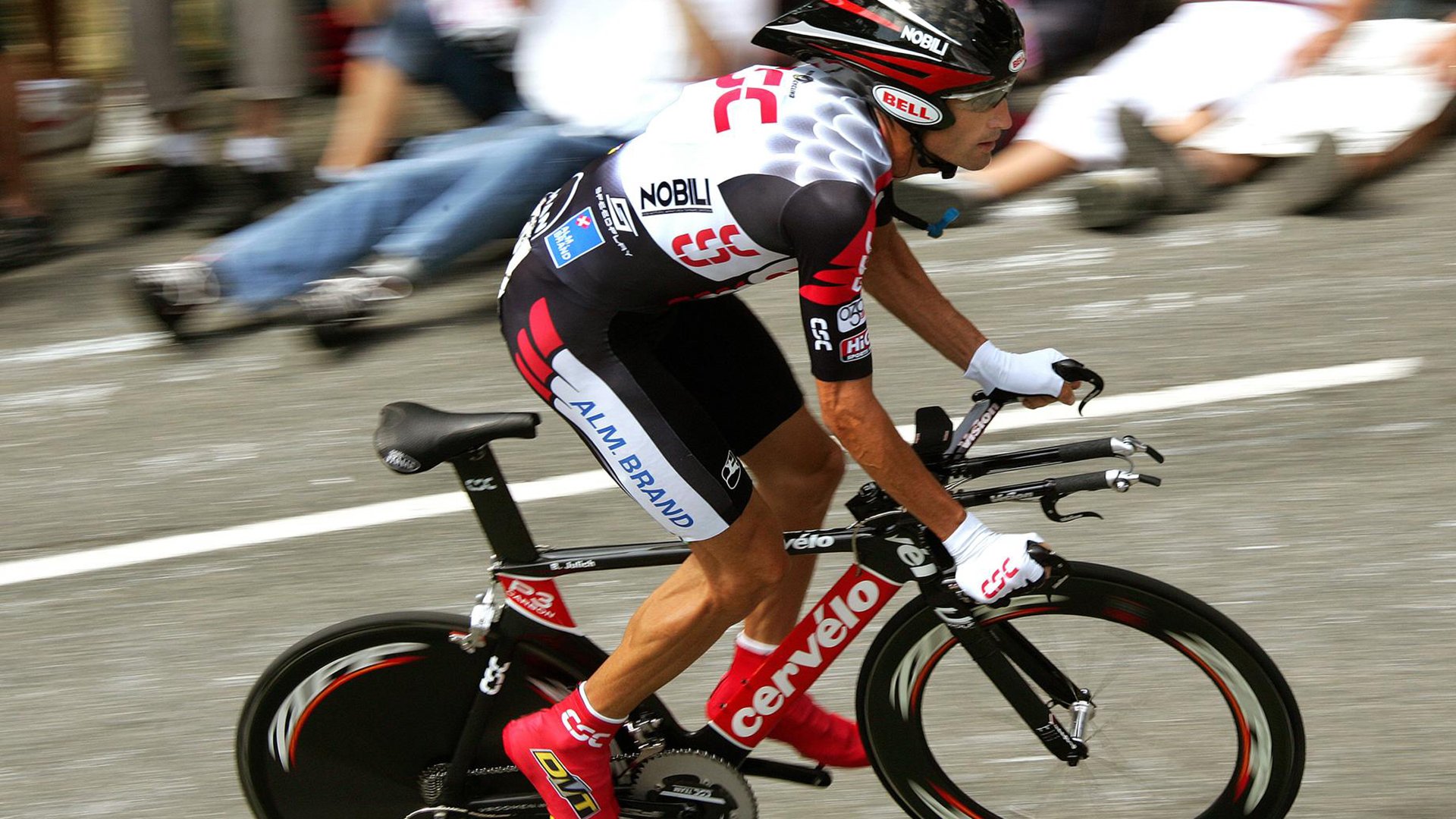 布莱顿客场不敌对手，保级状况仍然堪忧，布莱顿换帅