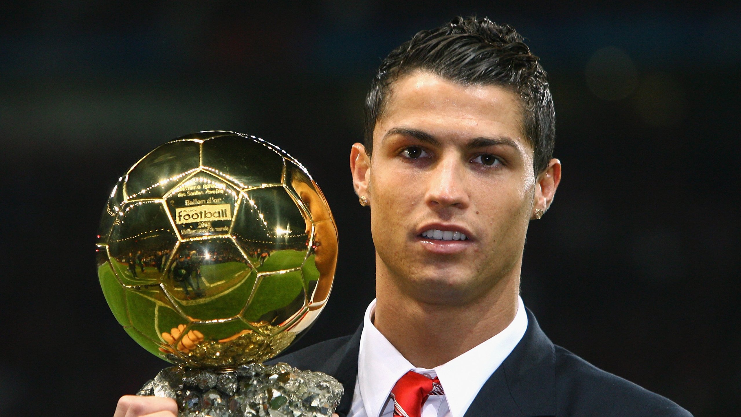 裁判新规不断完善，联盟持续优化判罚环境，联赛裁判